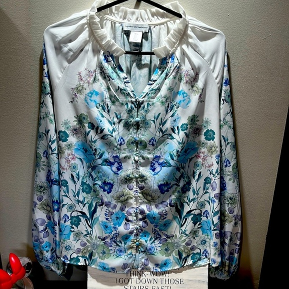 Cupcakes and Cashmere blouse size small